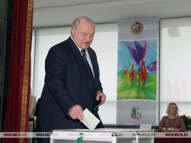 Түсемін, түсемін, түсемін. Лукашенко сайлауға қатысатынын мәлім етті