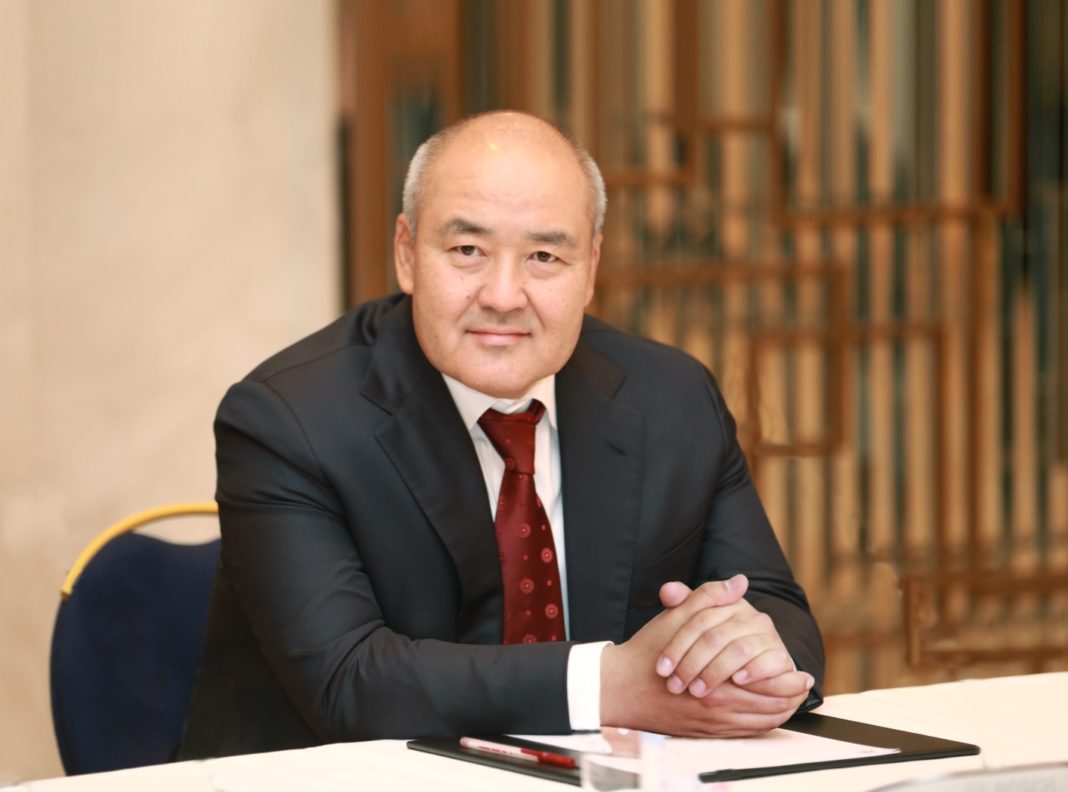 Ө-Шөкеев-1068x792.jpg