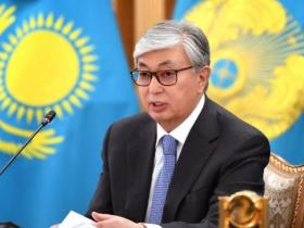 Тоқаев мұғалімдерді кәсіби мерекелерімен құттықтады