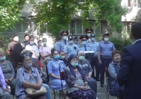Шымкенттің бас полицейі тұрғындармен кездесті