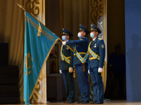 Шымкентте бейбіт күннің батырларына құрмет көрсетілді