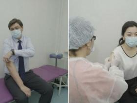 Денсаулық саласының қос вице-министрі екпенің екінші дозасын салдыртты